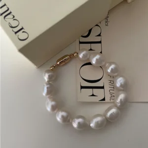 Luxury vintage French Baroque pearl bracelet