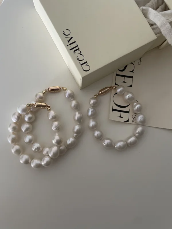 072-7 Luxury vintage French Baroque pearl bracelet