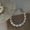 Baroque pearl bracelet for opposite sex