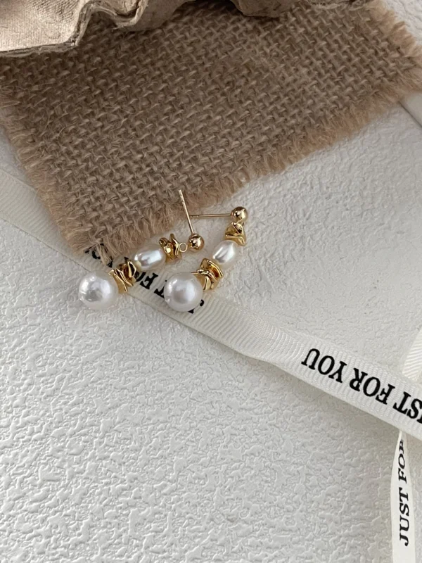 Fusion Grace Earrings – 14K Gold Baroque Pearls