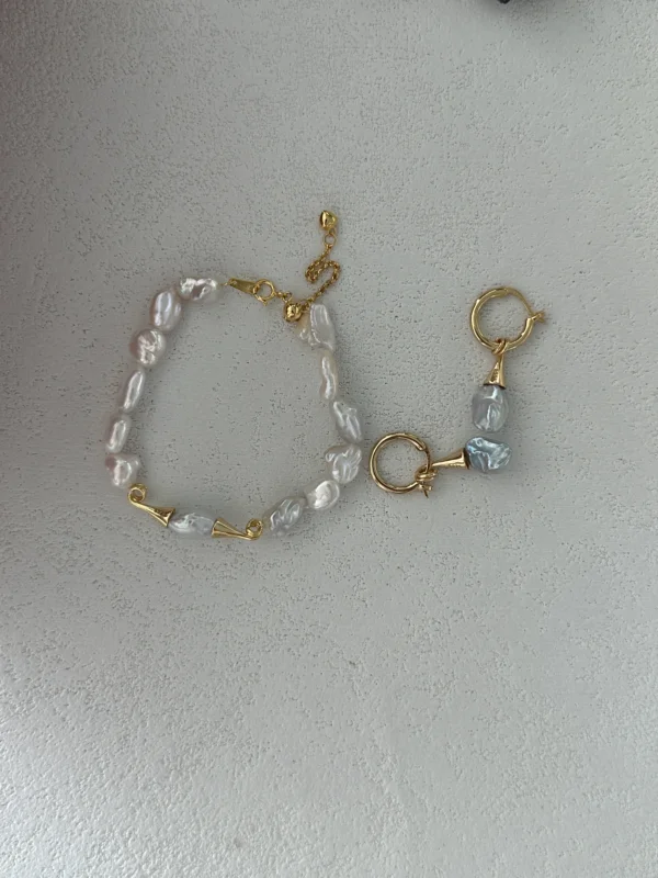 Irregular Baroque Pearl Drop Earrings