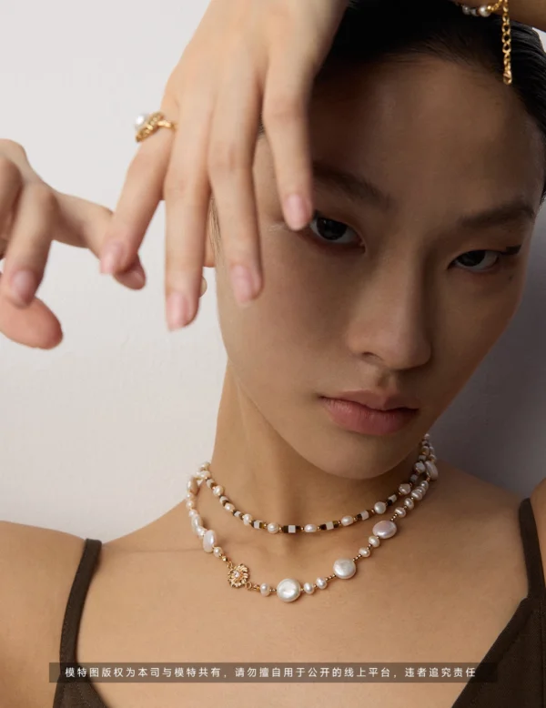 D0493-2_8 Baroque Pearl Floral Pendant Necklace in antique gold finish on 925 silver chain