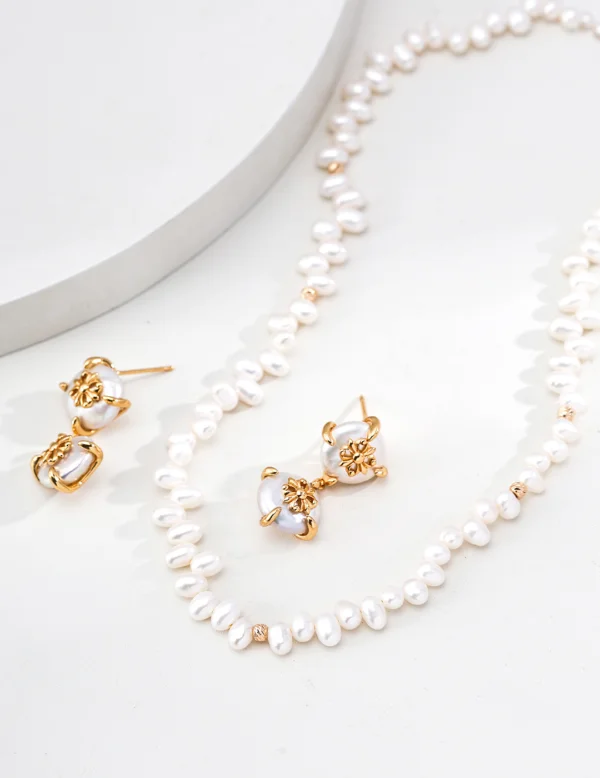 Petal Rain Baroque Pearl Necklace in Vintage Gold – 4-6mm natural pearls