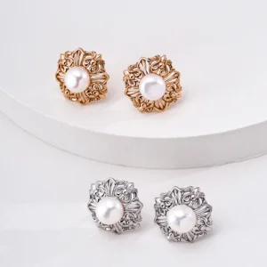 Pearl stud earrings in gold-plated S925 silver and platinum-tone S925 silver with natural pearls