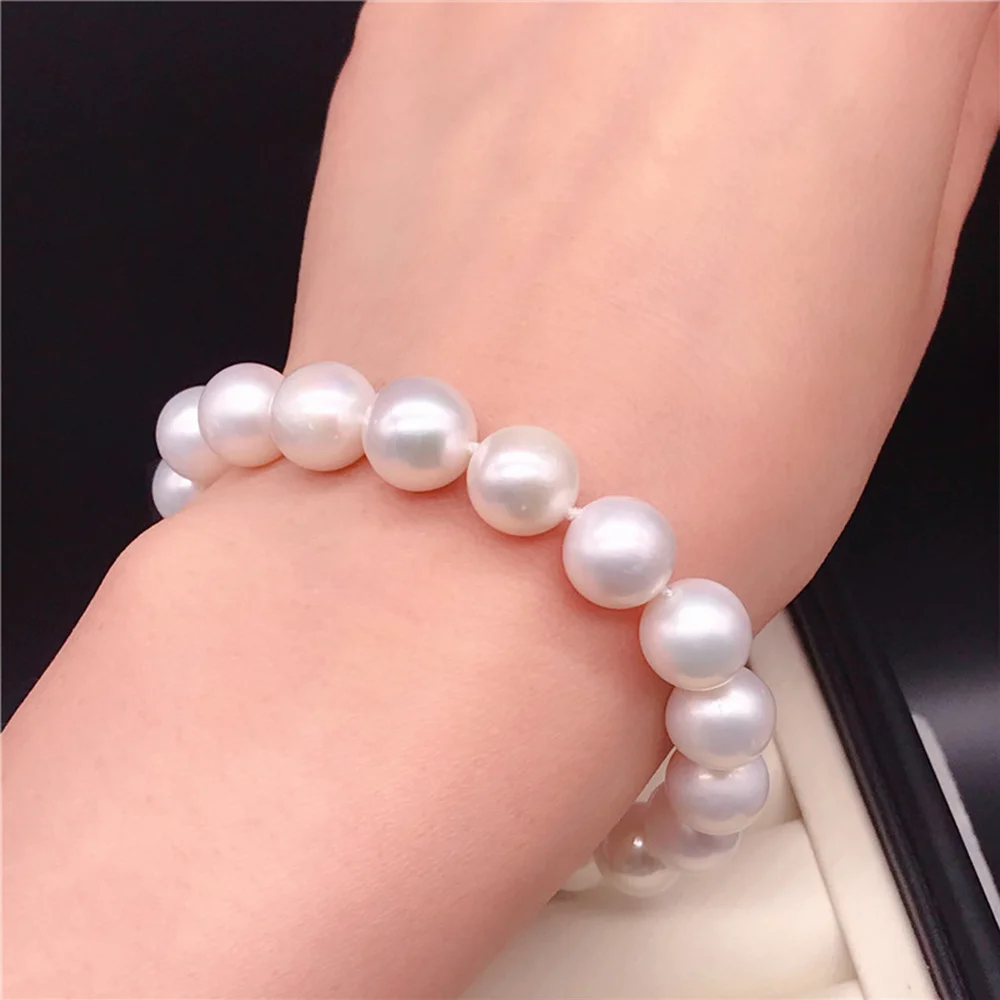 11mm white pearl bracelet with large pearls